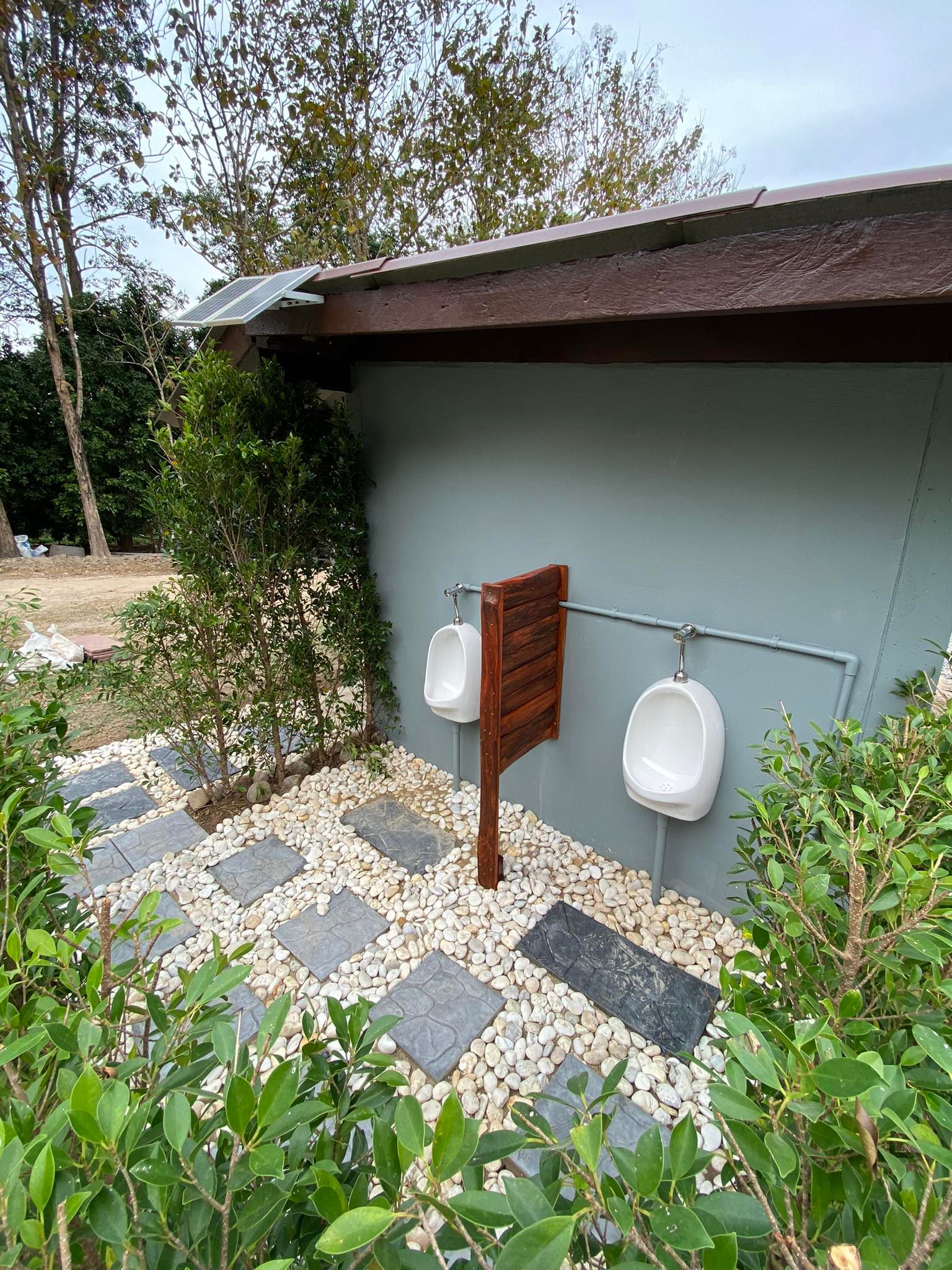 ห้องน้ำสวนภูช่องาม-แคมป์ในสวน ลานกางเต็นท์ สระบุรี Phu Cho Ngam