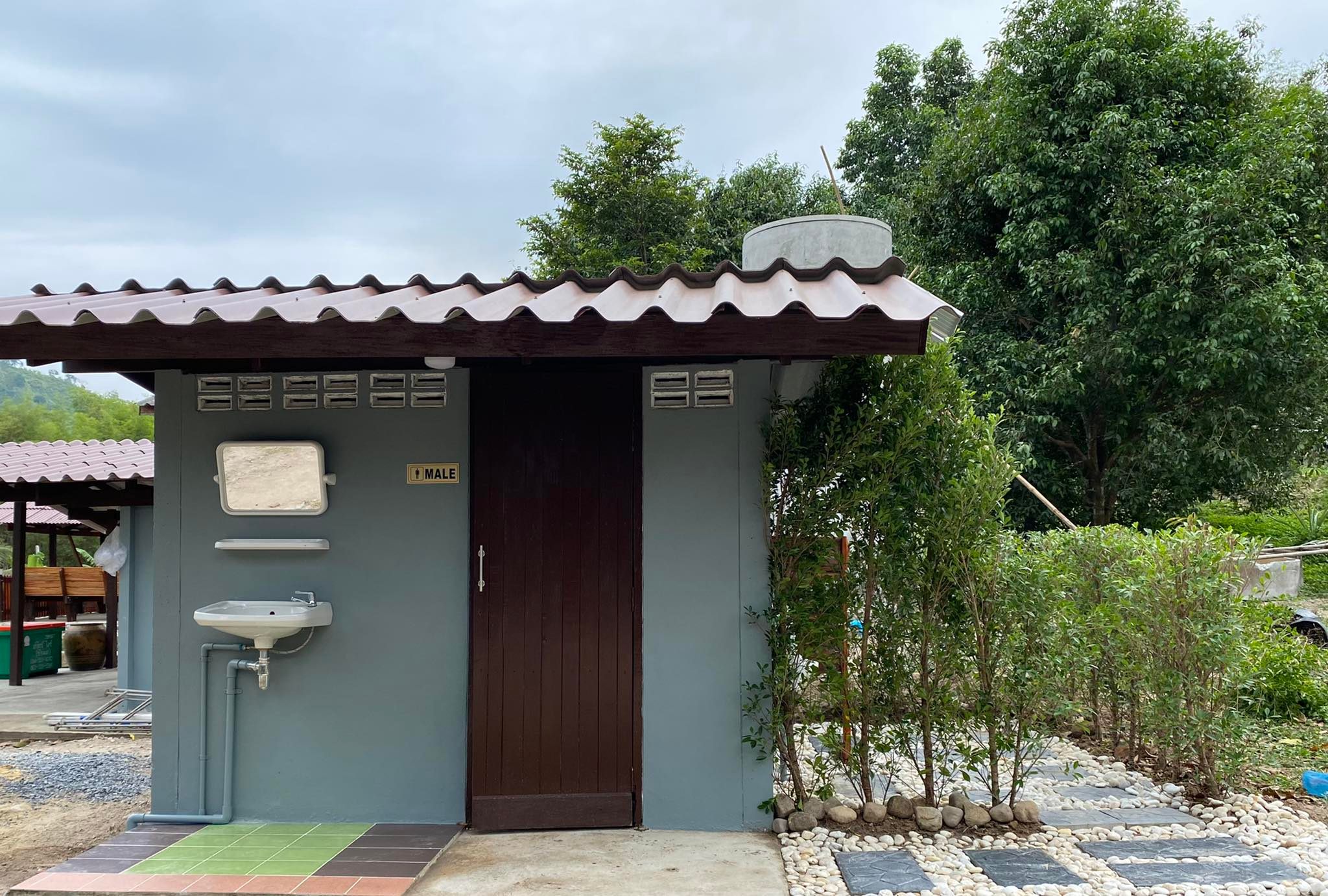 ห้องน้ำสวนภูช่องาม-แคมป์ในสวน ลานกางเต็นท์ สระบุรี Phu Cho Ngam