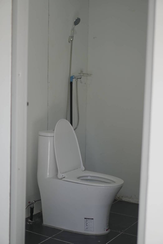 ห้องน้ำบ้านไร่ชายน้ำ จุดกางเต็นท์ Banraichaynam Campsite