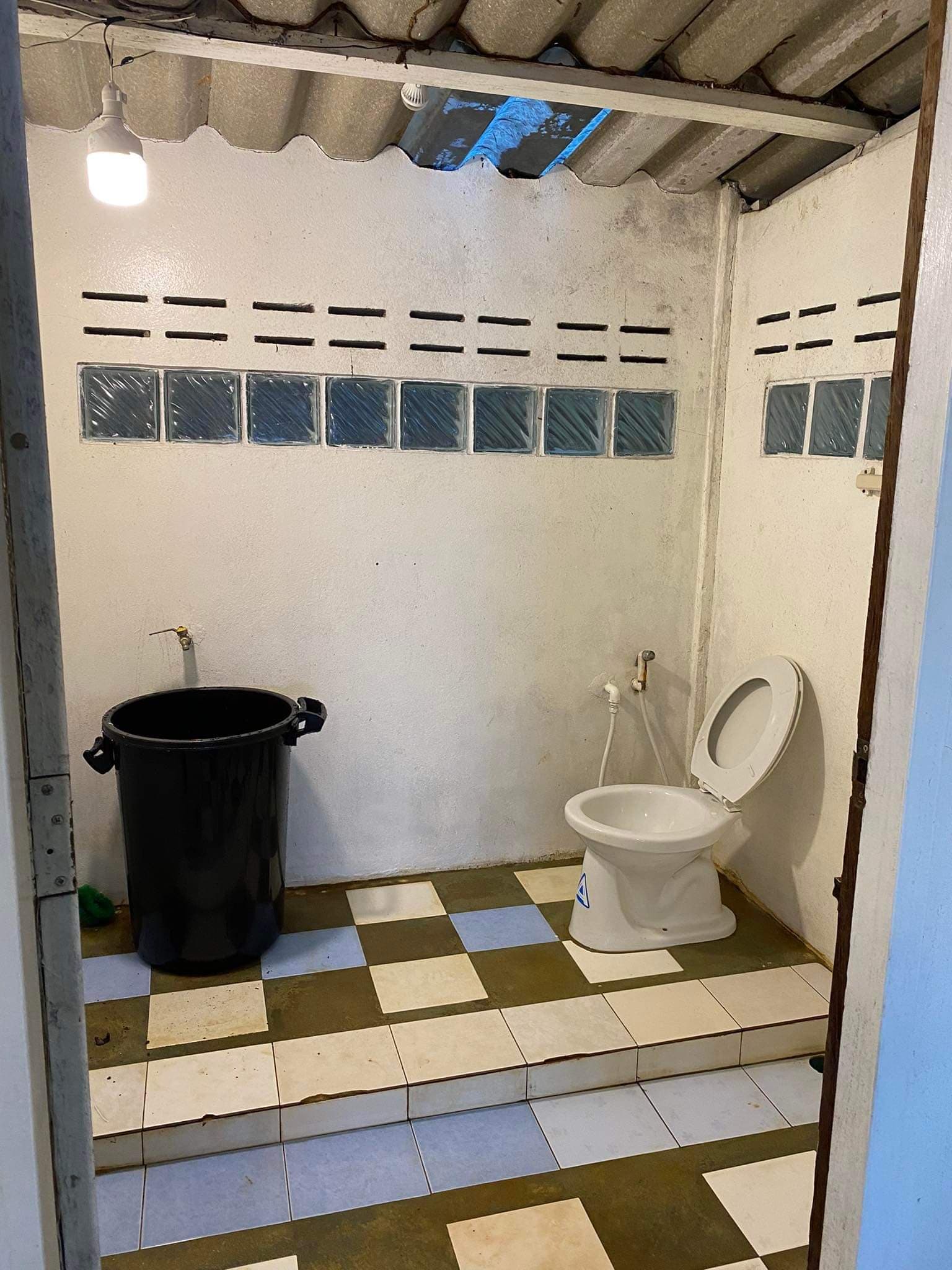ห้องน้ำMountain Campsite kanchanaburi