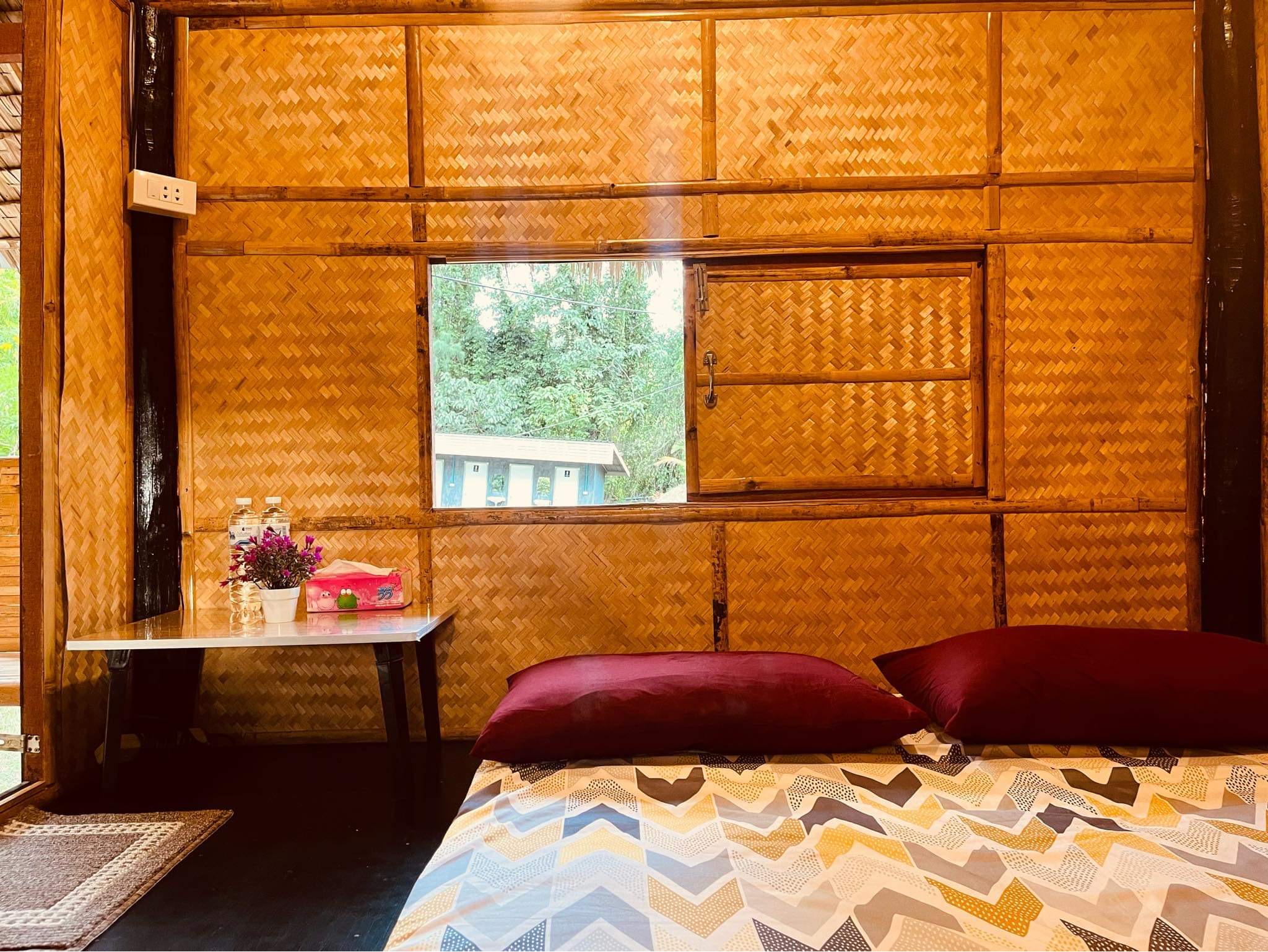 รูปห้องพัก พัดลม ห้องน้ำรวม ภูอิงธารแคมป์ สวนผึ้ง / Phu Ing Than Camp, Suan Phueng